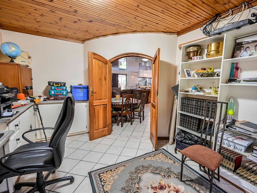 5 Bedroom Property for Sale in Langenhovenpark Free State